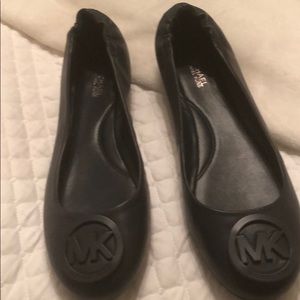 MK navy blue flats